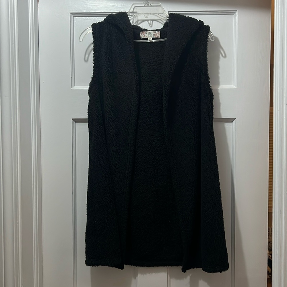 Black sleeveless open front hooded sweater